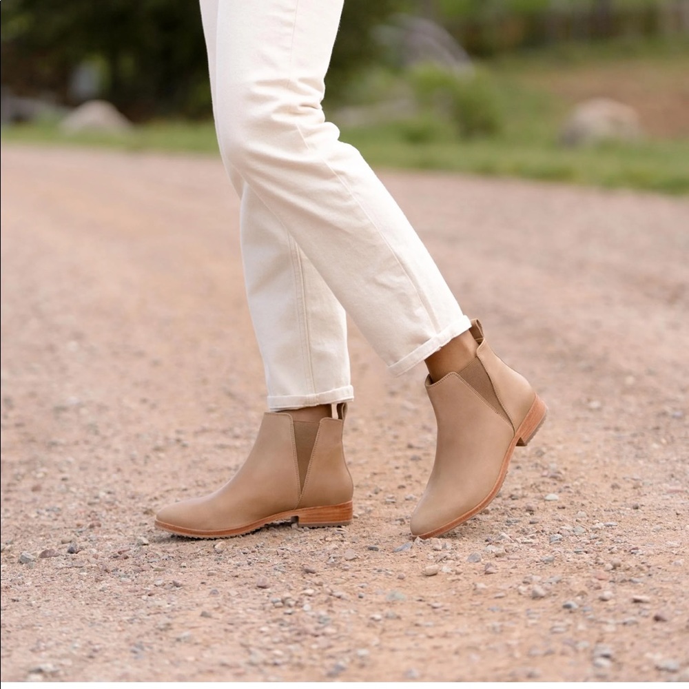 Nisolo Chelsea Boots